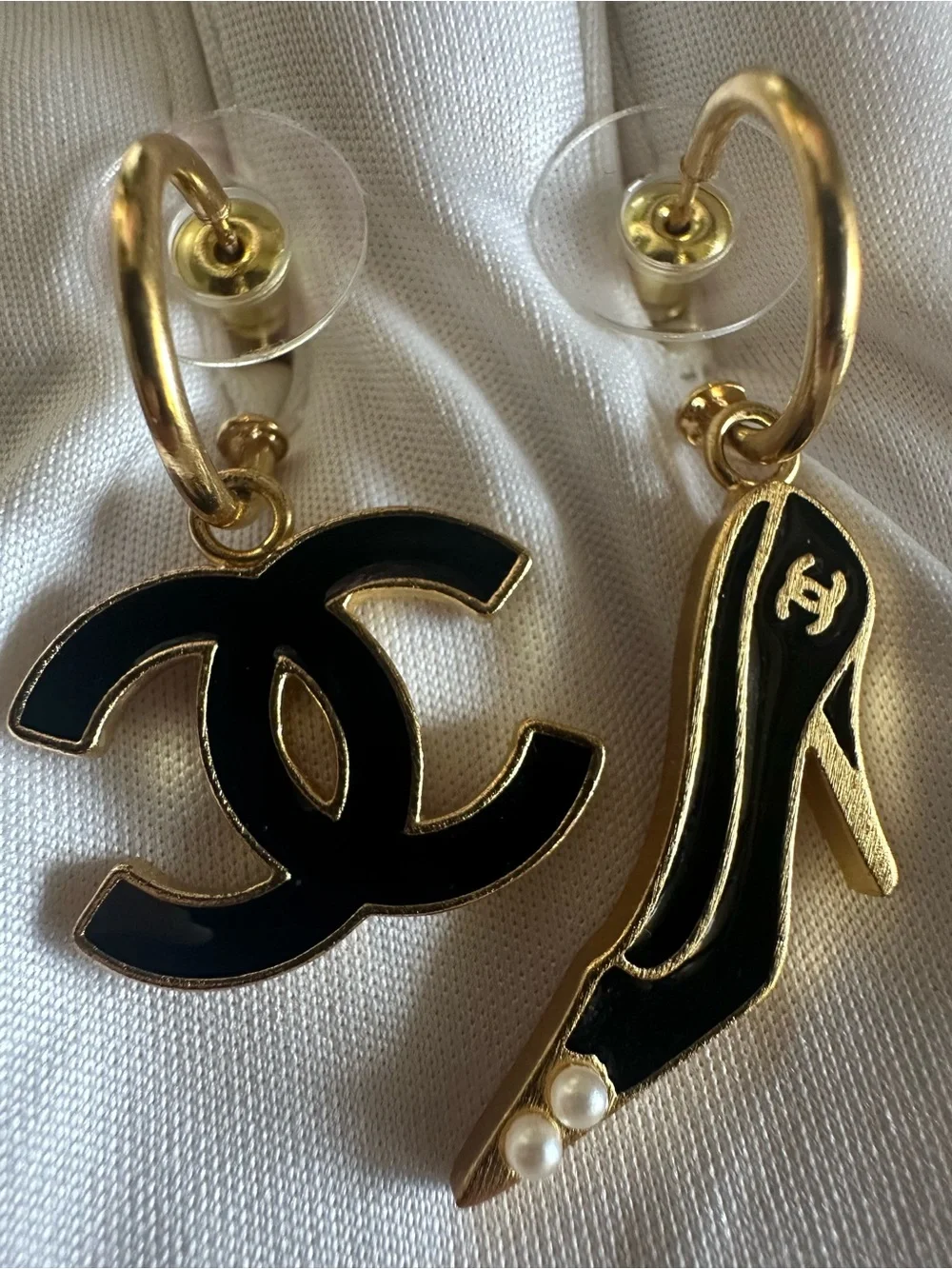 Authentic CHANEL 02A CC Logo & High Heel Mismatched Drop Earrings Black Gold